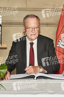 Kondolenzbuch für die Queen in Hannover