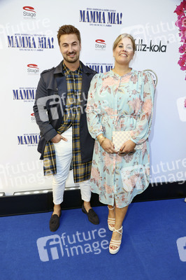 Musicalpremiere 'Mamma Mia!' in Hamburg