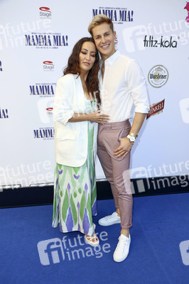 Musicalpremiere 'Mamma Mia!' in Hamburg