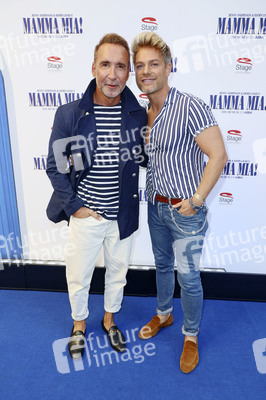 Musicalpremiere 'Mamma Mia!' in Hamburg