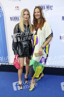 Musicalpremiere 'Mamma Mia!' in Hamburg