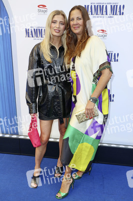 Musicalpremiere 'Mamma Mia!' in Hamburg