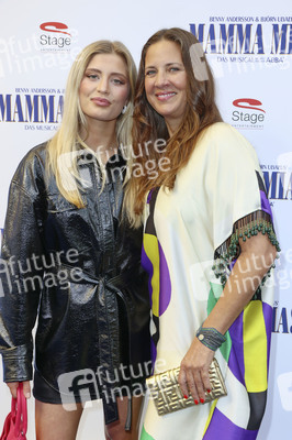 Musicalpremiere 'Mamma Mia!' in Hamburg