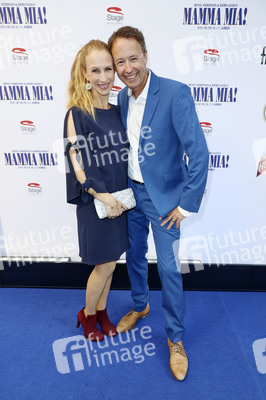 Musicalpremiere 'Mamma Mia!' in Hamburg