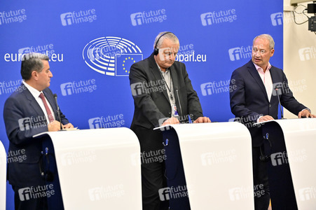 Pressekonferenz zur Bedrohung durch ISIS im EZ-Parlament in Straßburg