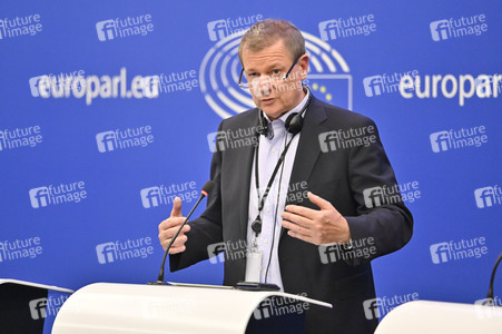 Pressekonferenz zu Überarbeitung der Erneuerbare-Energien-Richtlinie im EU-Parlament in Straßburg