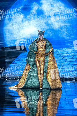 Andres Sarda Fashion Show auf der 76. Mercedes-Benz Fashion Week Madrid