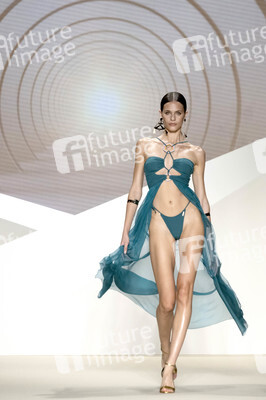 Dolores Cortés Fashion Show auf der 76. Mercedes-Benz Fashion Week Madrid