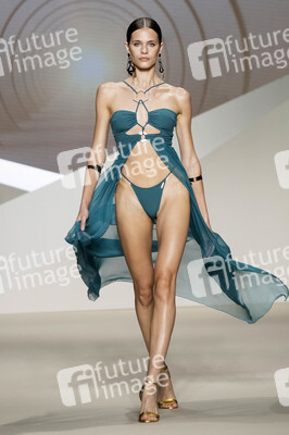 Dolores Cortés Fashion Show auf der 76. Mercedes-Benz Fashion Week Madrid