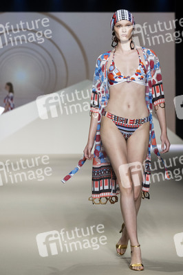 Dolores Cortés Fashion Show auf der 76. Mercedes-Benz Fashion Week Madrid
