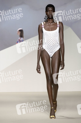Dolores Cortés Fashion Show auf der 76. Mercedes-Benz Fashion Week Madrid