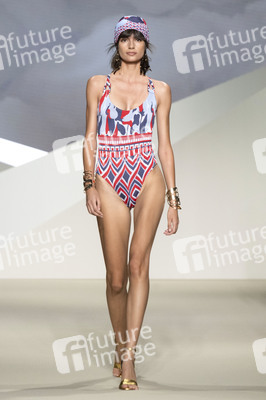 Dolores Cortés Fashion Show auf der 76. Mercedes-Benz Fashion Week Madrid