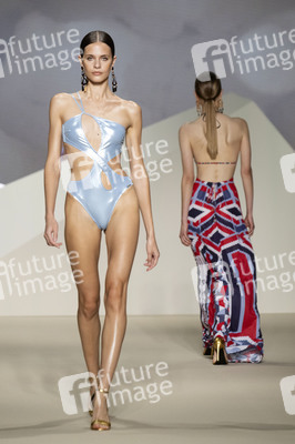 Dolores Cortés Fashion Show auf der 76. Mercedes-Benz Fashion Week Madrid