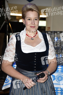 Offizieller Wiesn Anstich 2022 im Hofbräu Berlin