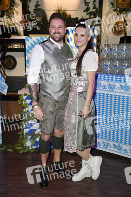 Wiesn Anstich 2022 im Hofbräu Berlin