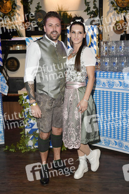 Wiesn Anstich 2022 im Hofbräu Berlin