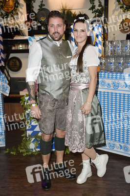 Wiesn Anstich 2022 im Hofbräu Berlin