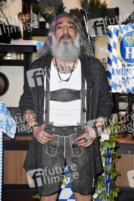 Wiesn Anstich 2022 im Hofbräu Berlin