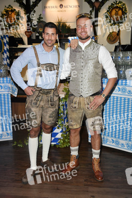 Wiesn Anstich 2022 im Hofbräu Berlin