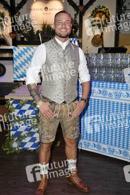 Wiesn Anstich 2022 im Hofbräu Berlin