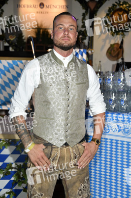 Wiesn Anstich 2022 im Hofbräu Berlin