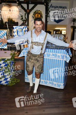 Wiesn Anstich 2022 im Hofbräu Berlin