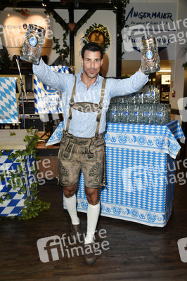 Wiesn Anstich 2022 im Hofbräu Berlin