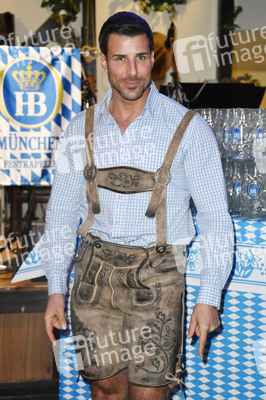 Wiesn Anstich 2022 im Hofbräu Berlin