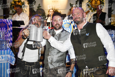 Wiesn Anstich 2022 im Hofbräu Berlin