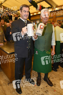 Wiesn Anstich auf dem Oktoberfest 2022 im Schottenhamel Festzelt in München