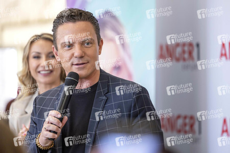 Autogrammstunde mit Anna-Carina Woitschack und Stefan Mross in Erfurt