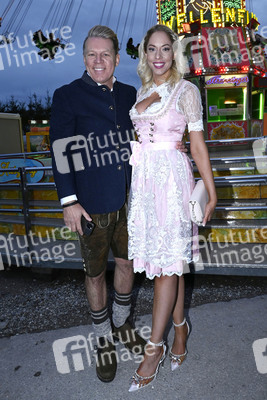 Almauftrieb beim Oktoberfest 2022 in München