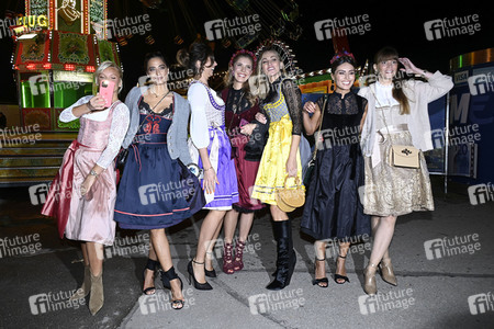 Almauftrieb beim Oktoberfest 2022 in München