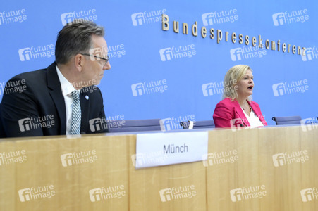 Bundespressekonferenz Vorstellung BKA - Lagebild Organisierte Kriminalität 2021 in Berlin