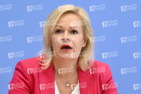 Bundespressekonferenz Vorstellung BKA - Lagebild Organisierte Kriminalität 2021 in Berlin