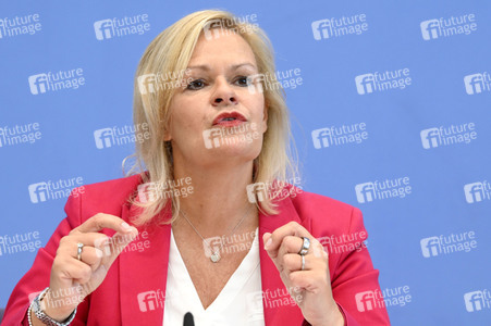 Bundespressekonferenz Vorstellung BKA - Lagebild Organisierte Kriminalität 2021 in Berlin
