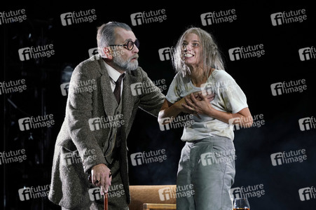 Theaterprobe 'Münchhausen - Freuds letzte Reise' in Berlin