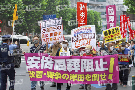 Demonstration gegen das Staatsbegräbnis für Shinzo Abe in Tokio