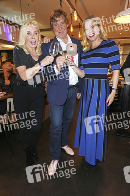 Late Night Shopping Party in Hamburg