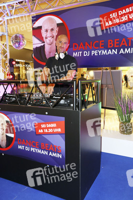 Late Night Shopping Party in Hamburg