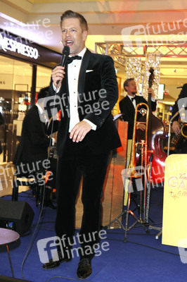 Late Night Shopping Party in Hamburg