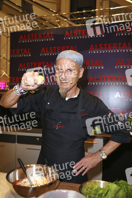 Late Night Shopping Party in Hamburg