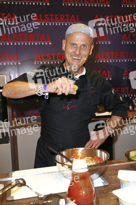 Late Night Shopping Party in Hamburg