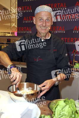 Late Night Shopping Party in Hamburg