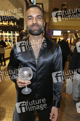 Late Night Shopping Party in Hamburg