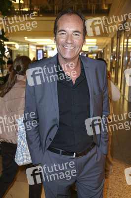 Late Night Shopping Party in Hamburg