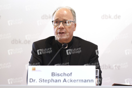 Pressekonferenz zur Aufarbeitung sexuellen Missbrauchs bei der Herbst-Vollversammlung der Deutschen Bischofskonferenz in Fulda