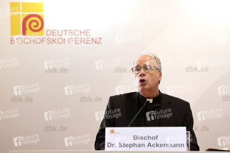 Pressekonferenz zur Aufarbeitung sexuellen Missbrauchs bei der Herbst-Vollversammlung der Deutschen Bischofskonferenz in Fulda