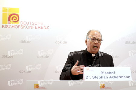 Pressekonferenz zur Aufarbeitung sexuellen Missbrauchs bei der Herbst-Vollversammlung der Deutschen Bischofskonferenz in Fulda