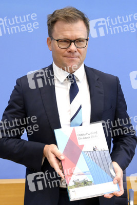 Bundespressekonferenz Bericht des Beauftragten der Bundesregierung für Ostdeutschland 2022 in Berlin